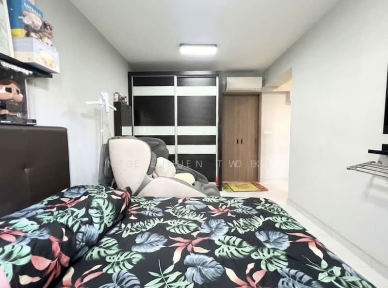 464B Bukit Batok West Avenue 8, 464B Bukit Batok West Avenue 8, 3 Bedrooms, 1,001 sqft, HDB Flat For Sale, by Ng Jun Wei, 500235790 - Bedroom - PropertyGuru.com.sg