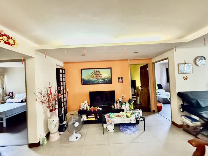 135 Bukit Batok West Avenue 6, 135 Bukit Batok West Avenue 6, 3 Bedrooms, 1,001 sqft, HDB Flat For Sale, by Kelvin Poh, 500235793 - Living Room - PropertyGuru.com.sg