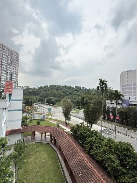 135 Bukit Batok West Avenue 6, 135 Bukit Batok West Avenue 6, 3 Bedrooms, 1,001 sqft, HDB Flat For Sale, by Kelvin Poh, 500235793 - Exterior - PropertyGuru.com.sg