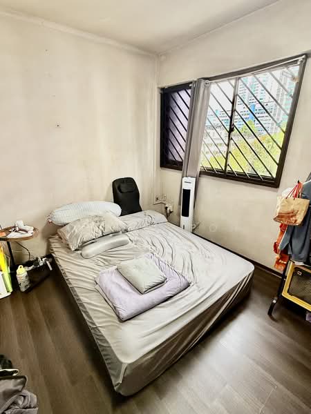 135 Bukit Batok West Avenue 6, 135 Bukit Batok West Avenue 6, 3 Bedrooms, 1,001 sqft, HDB Flat For Sale, by Kelvin Poh, 500235793 - Bedroom - PropertyGuru.com.sg
