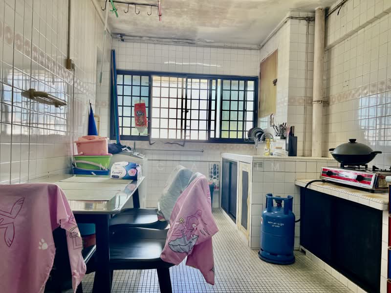 321 Hougang Avenue 5, 321 Hougang Avenue 5, 2 Bedrooms, 721 sqft, HDB Flat For Sale, by Marcial Lim, 500235794 - Kitchen - PropertyGuru.com.sg