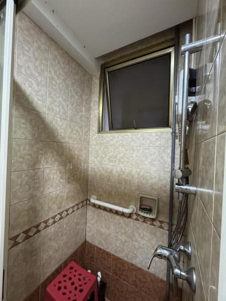 Kentish Lodge, 3 Oxford Road, 2 Bedrooms, 1,173 sqft, Apartment For Rent, by Dennis Tang, 500235820 - Common toilet - PropertyGuru.com.sg