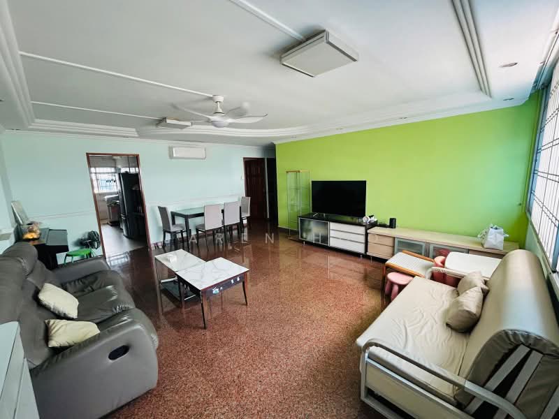 818 Tampines Street 81, 818 Tampines Street 81, 3 Bedrooms, 1,130 sqft, HDB Flat For Rent, by Jaren Hoo, 500235832 - Living Room - PropertyGuru.com.sg