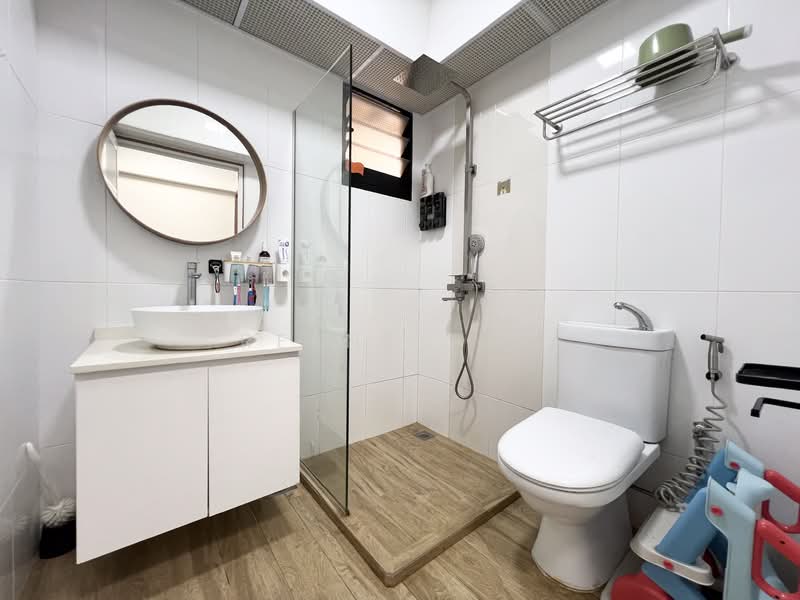 467A Bukit Batok West Avenue 9, 467A Bukit Batok West Avenue 9, 3 Bedrooms, 1,001 sqft, HDB Flat For Sale, by Reene Tok, 500235838 - Bathroom - PropertyGuru.com.sg