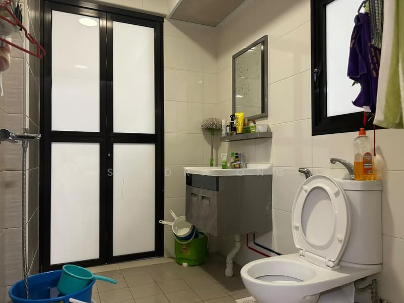 132B Canberra View, 132B Canberra View, 1 Bedroom, 506 sqft, HDB Flat For Sale, by Sandra Ong, 500235849 - Bathroom - PropertyGuru.com.sg