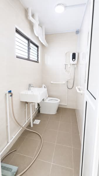 504 Serangoon North Avenue 4, 504 Serangoon North Avenue 4, 4 Bedrooms, 1,334 sqft, HDB Flat For Rent, by Yulin Guo, 500235853 - Bathroom - PropertyGuru.com.sg
