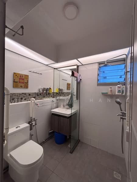 326C Anchorvale Road, 326C Anchorvale Road, Room Rental, 120 sqft, HDB Flat For Rent, by Ngo Tong Hang, 500235854 - Bathroom - PropertyGuru.com.sg
