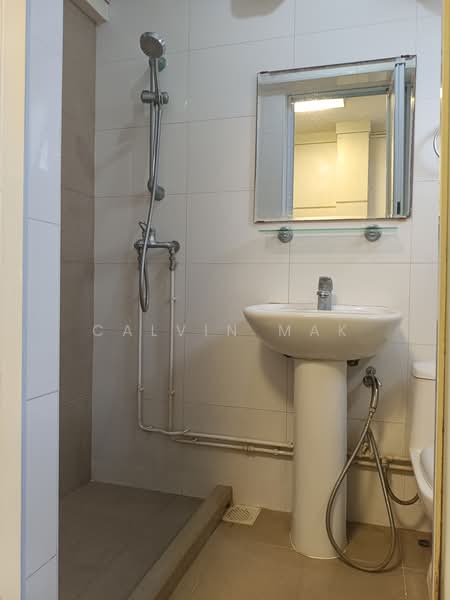 636 Yishun Street 61, 636 Yishun Street 61, 3 Bedrooms, 915 sqft, HDB Flat For Rent, by Calvin Mak, 500235872 - Cm Bathroom - PropertyGuru.com.sg
