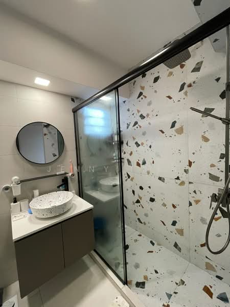39A Margaret Drive, 39A Margaret Drive, 3 Bedrooms, 947 sqft, HDB Flat For Sale, by Jenny Tran, 500235889 - Bathroom - PropertyGuru.com.sg