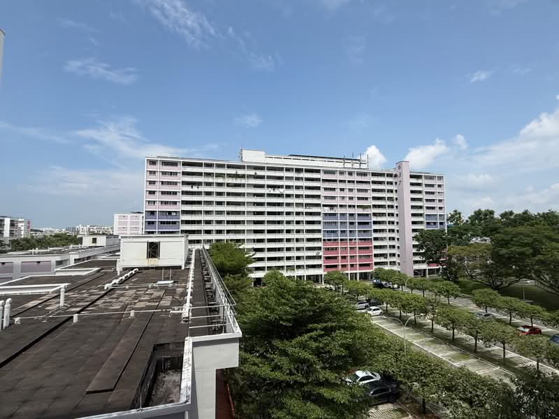 642 Hougang Avenue 8, 642 Hougang Avenue 8, 3 Bedrooms, 743 sqft, HDB Flat For Sale, by Ashley Huang, 500235902 - Exterior unblocked view - PropertyGuru.com.sg