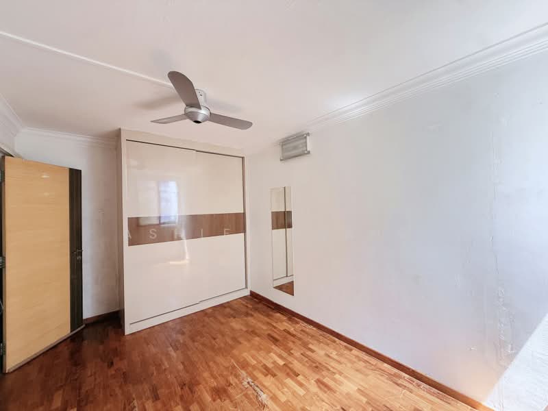642 Hougang Avenue 8, 642 Hougang Avenue 8, 3 Bedrooms, 743 sqft, HDB Flat For Sale, by Ashley Huang, 500235902 - Master bedroom - PropertyGuru.com.sg