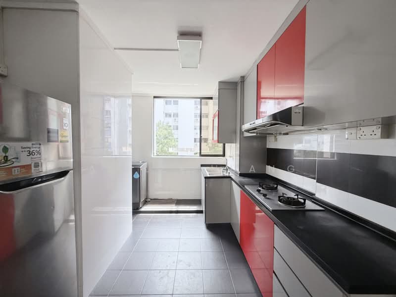 642 Hougang Avenue 8, 642 Hougang Avenue 8, 3 Bedrooms, 743 sqft, HDB Flat For Sale, by Ashley Huang, 500235902 - Kitchen - PropertyGuru.com.sg