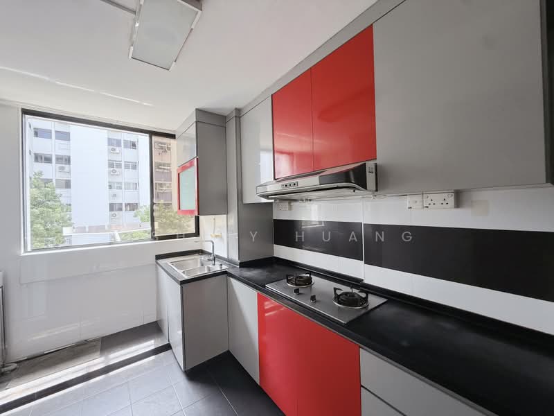 642 Hougang Avenue 8, 642 Hougang Avenue 8, 3 Bedrooms, 743 sqft, HDB Flat For Sale, by Ashley Huang, 500235902 - Kitchen - PropertyGuru.com.sg