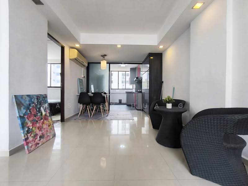 642 Hougang Avenue 8, 642 Hougang Avenue 8, 3 Bedrooms, 743 sqft, HDB Flat For Sale, by Ashley Huang, 500235902 - Living Room with nice floor tiles - PropertyGuru.com.sg