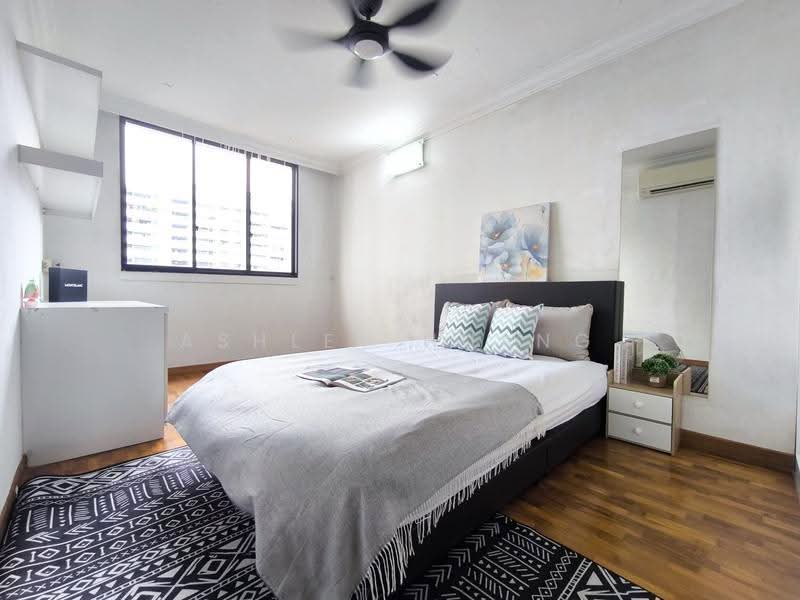 642 Hougang Avenue 8, 642 Hougang Avenue 8, 3 Bedrooms, 743 sqft, HDB Flat For Sale, by Ashley Huang, 500235902 - Huge Common Bedroom - PropertyGuru.com.sg
