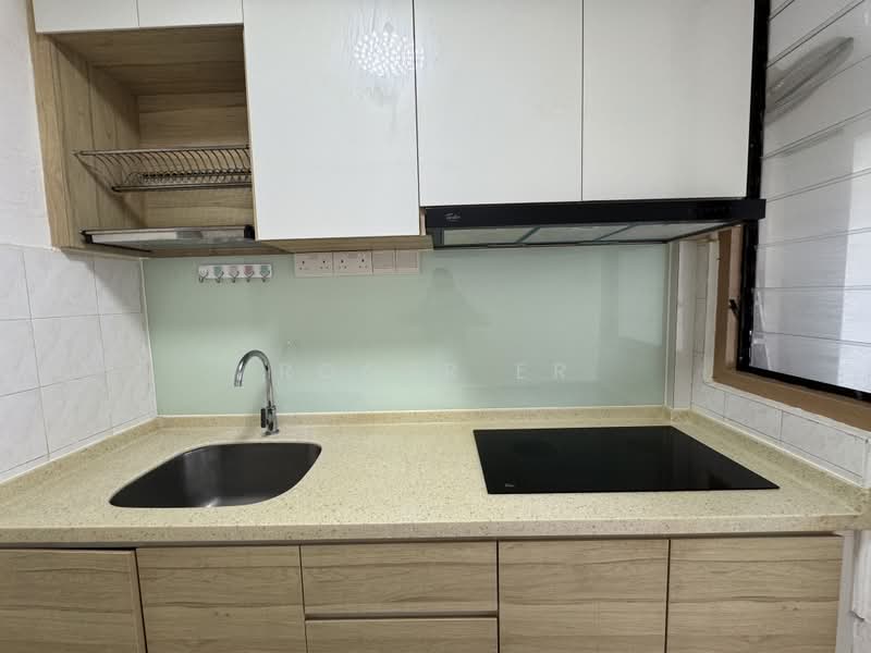 58 Lorong 4 Toa Payoh, 58 Lorong 4 Toa Payoh, 1 Bedroom, 452 sqft, HDB Flat For Sale, by Roger Er, 500235912 - Kitchen - PropertyGuru.com.sg