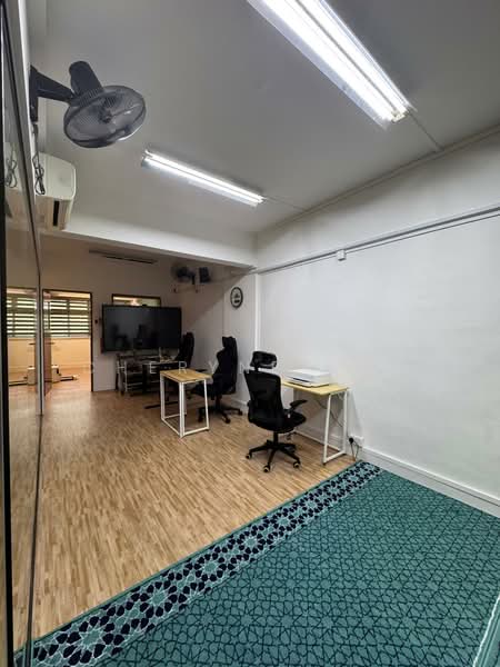 Tampines Private Office for 4-6 pax, manager+meeting room, pantry+own toilet, Tampines Street 21, Pasir Ris / Tampines, 940 sqft, Office For Rent, by Cheryne Hoo, 500235918 - Study - CommercialGuru.com.sg