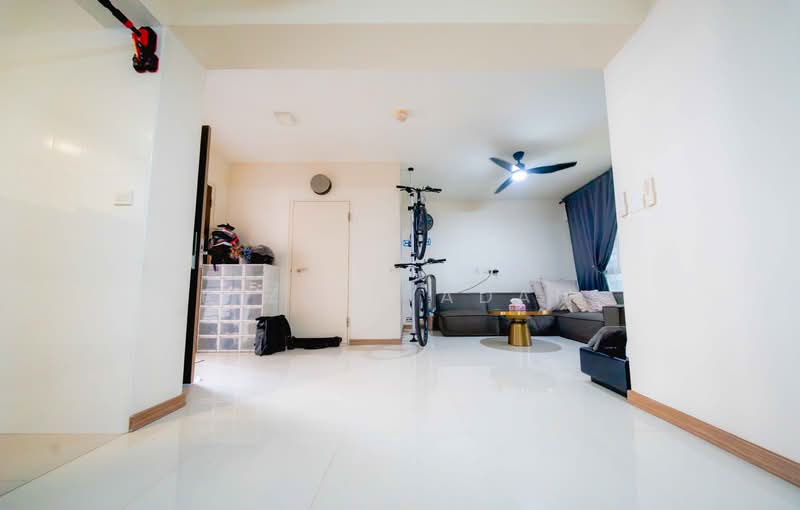 460B Bukit Batok West Avenue 9, 460B Bukit Batok West Avenue 9, 3 Bedrooms, 1,001 sqft, HDB Flat For Sale, by Rizqin Adam, 500235919 - Dining Area - PropertyGuru.com.sg
