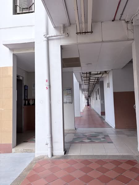 737 Yishun Street 72, 737 Yishun Street 72, 3 Bedrooms, 980 sqft, HDB Flat For Sale, by Joyce Mok, 500235941 - Corridor - PropertyGuru.com.sg