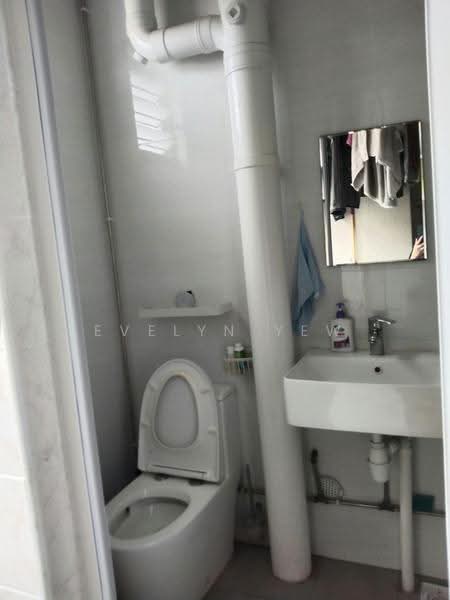436 Fajar Road, 436 Fajar Road, Dairy Farm / Bukit Panjang / Choa Chu Kang, Room Rental, 120 sqft, HDB Flat For Rent, by Evelyn Yew, 500235958 - Bathroom - PropertyGuru.com.sg