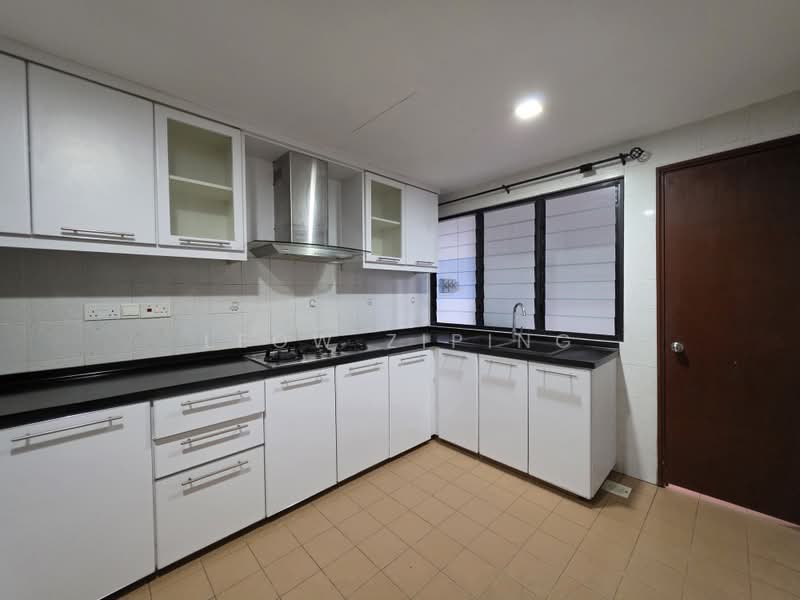 Chiltern Park, 131 Serangoon Avenue 3, 3 Bedrooms, 1,302 sqft, Condominium For Sale, by Leow Ziping, 500235959 - Kitchen - PropertyGuru.com.sg