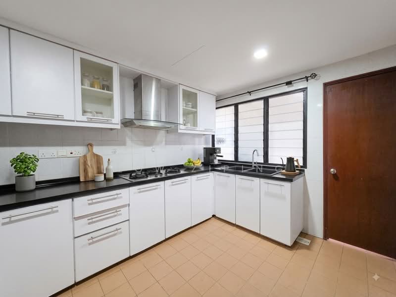 Chiltern Park, 131 Serangoon Avenue 3, 3 Bedrooms, 1,302 sqft, Condominium For Sale, by Leow Ziping, 500235959 - Kitchen - PropertyGuru.com.sg