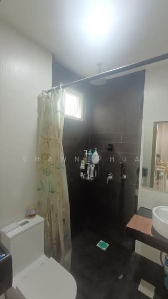 Parc Rosewood, 89 Rosewood Drive, 1 Bedroom, 431 sqft, Condominium For Sale, by Shawn Phua, 500235960 - Bathroom - PropertyGuru.com.sg