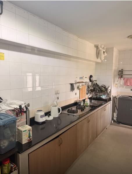 27B Jalan Membina, 27B Jalan Membina, 3 Bedrooms, 1,184 sqft, HDB Flat For Rent, by Danny Ou, 500235962 - Kitchen - PropertyGuru.com.sg