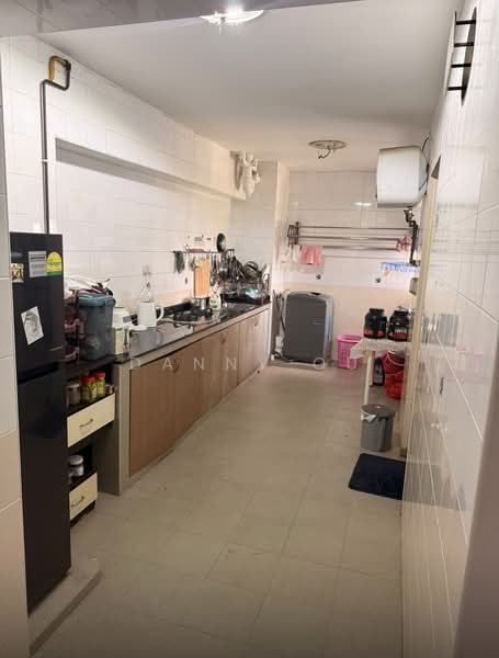 27B Jalan Membina, 27B Jalan Membina, 3 Bedrooms, 1,184 sqft, HDB Flat For Rent, by Danny Ou, 500235962 - Kitchen - PropertyGuru.com.sg