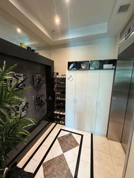 Balmoral 8, 8 Balmoral Road, 3 Bedrooms, 1,905 sqft, Condominium For Sale, by Nathaniel Goh, 500235964 - Entrance - PropertyGuru.com.sg