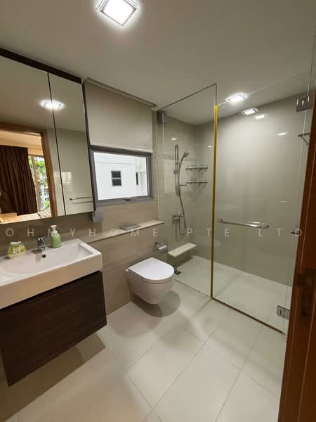 Prive, 37 Punggol Field, 3 Bedrooms, 1,098 sqft, Condominium For Sale, by BEN CHEE, 500235968 - Bathroom - PropertyGuru.com.sg