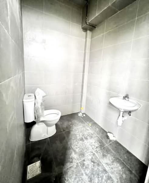 Polaris @ Woodlands, 101 Woodlands Avenue 12, Admiralty / Woodlands, 1,799 sqft, Factory / Workshop (B2) For Sale, by Yenn Ni, 500235989 - Bathroom - CommercialGuru.com.sg
