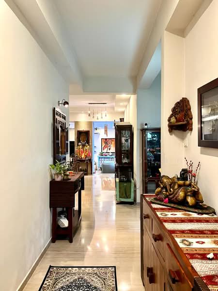 Mandarin Gardens, 3 Siglap Road, 3 Bedrooms, 2,024 sqft, Condominium For Sale, by Vanita Dadlani, 500236013 - Entrance - PropertyGuru.com.sg