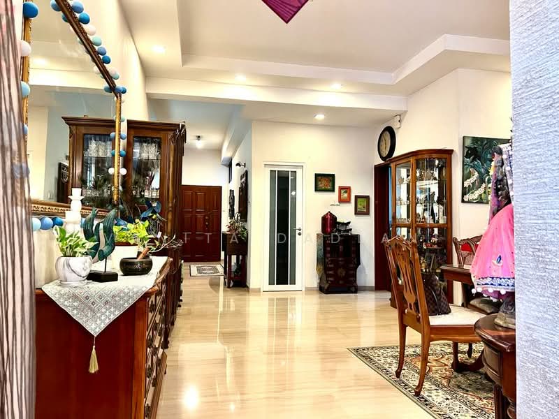 Mandarin Gardens, 3 Siglap Road, 3 Bedrooms, 2,024 sqft, Condominium For Sale, by Vanita Dadlani, 500236013 - Interior - PropertyGuru.com.sg