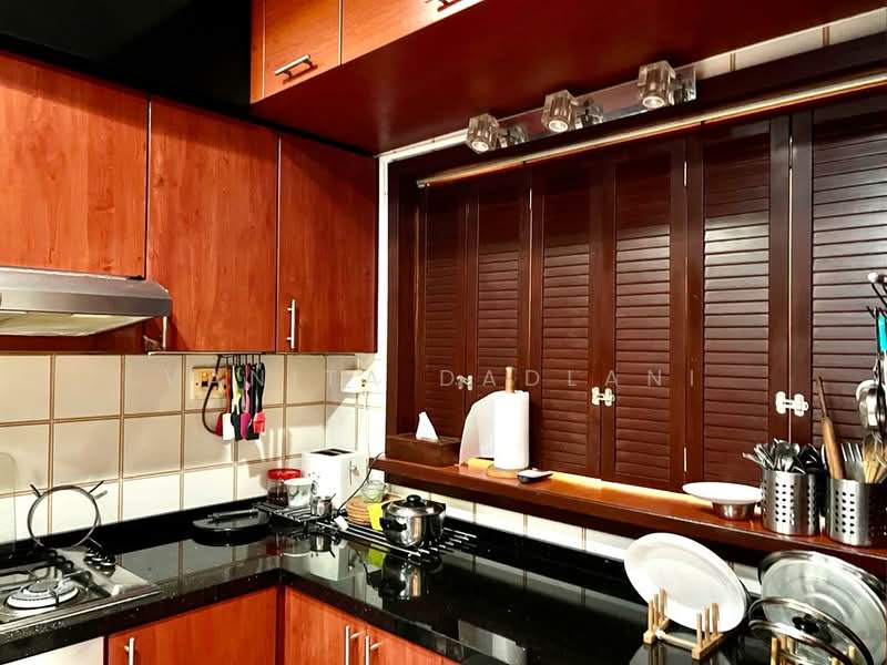 Mandarin Gardens, 3 Siglap Road, 3 Bedrooms, 2,024 sqft, Condominium For Sale, by Vanita Dadlani, 500236013 - Kitchen - PropertyGuru.com.sg