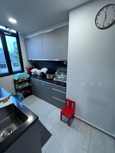 Parkwood Residences, 208 Yio Chu Kang Road, 3 Bedrooms, 1,076 sqft, Condominium For Sale, by Jessie Tan 陈杰识, 500236020 - Kitchen - PropertyGuru.com.sg