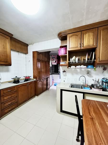 136 Serangoon North Avenue 2, 136 Serangoon North Avenue 2, 3 Bedrooms, 1,109 sqft, HDB Flat For Sale, by Aaron Loon, 500236029 - Kitchen - PropertyGuru.com.sg