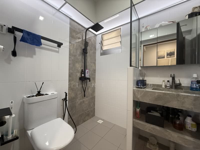 228A Ang Mo Kio Street 23, 228A Ang Mo Kio Street 23, 4 Bedrooms, 1,292 sqft, HDB Flat For Sale, by Kristine Wong, 500236033 - Bathroom - PropertyGuru.com.sg