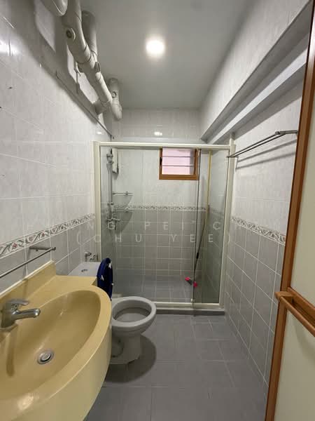 315B Anchorvale Road, 315B Anchorvale Road, Hougang / Punggol / Sengkang, 3 Bedrooms, 1,184 sqft, HDB Flat For Sale, by Huang Pei Chen (Chu Yee), 500236035 - Bathroom - PropertyGuru.com.sg