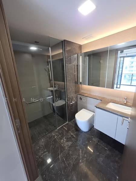 Parc Esta, 822 Sims Avenue, Eunos / Geylang / Paya Lebar, 2 Bedrooms, 743 sqft, Condominium For Sale, by Chang Weng Kong, 500236037 - Master Bathroom - PropertyGuru.com.sg