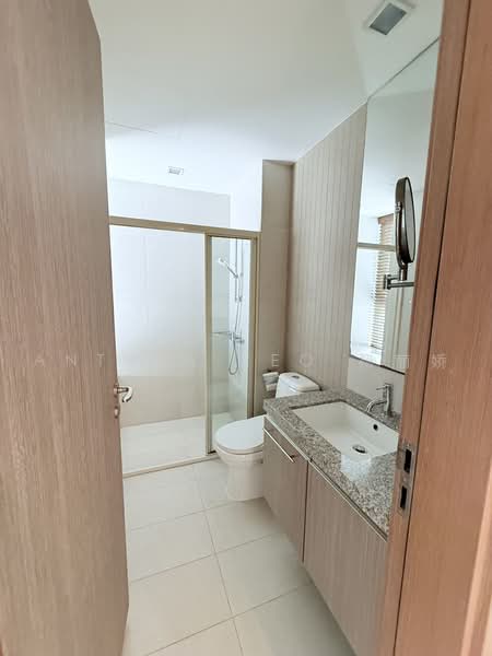 The Metropolitan Condominium, 6 Alexandra View, 2 Bedrooms, 1,066 sqft, Condominium For Rent, by Anthea Yeo 杨丽娇, 500236050 - Bathroom - PropertyGuru.com.sg