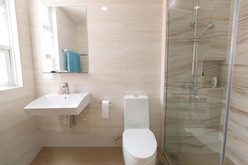 Vicenta Lodge, 6A Lorong Marzuki, 3 Bedrooms, 1,270 sqft, Condominium For Sale, by Eunice Tan, 500236051 - PropertyGuru.com.sg