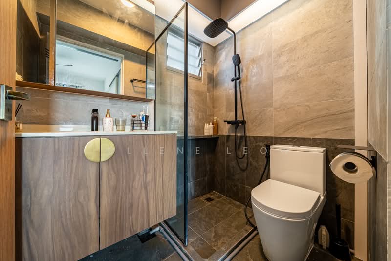 32 Margaret Drive, 32 Margaret Drive, 2 Bedrooms, 667 sqft, HDB Flat For Sale, by Jollene Leow, 500236054 - Bathroom - PropertyGuru.com.sg