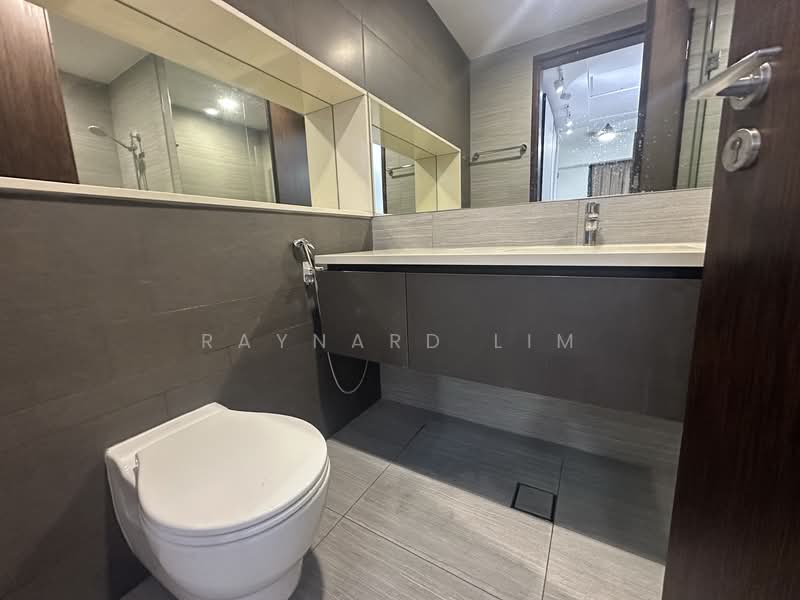 D'Nest, 131 Pasir Ris Grove, 1 Bedroom, 484 sqft, Condominium For Sale, by Raynard Lim, 500236056 - Bathroom - PropertyGuru.com.sg