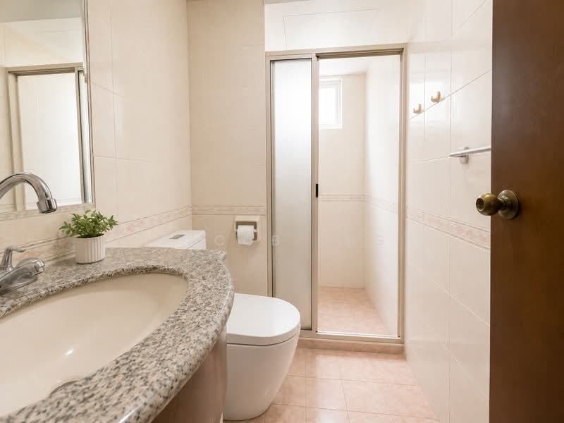 Castle Green, 485 Yio Chu Kang Road, 4 Bedrooms, 1,410 sqft, Condominium For Sale, by Jacob Ong, 500236079 - Common Bathroom - PropertyGuru.com.sg