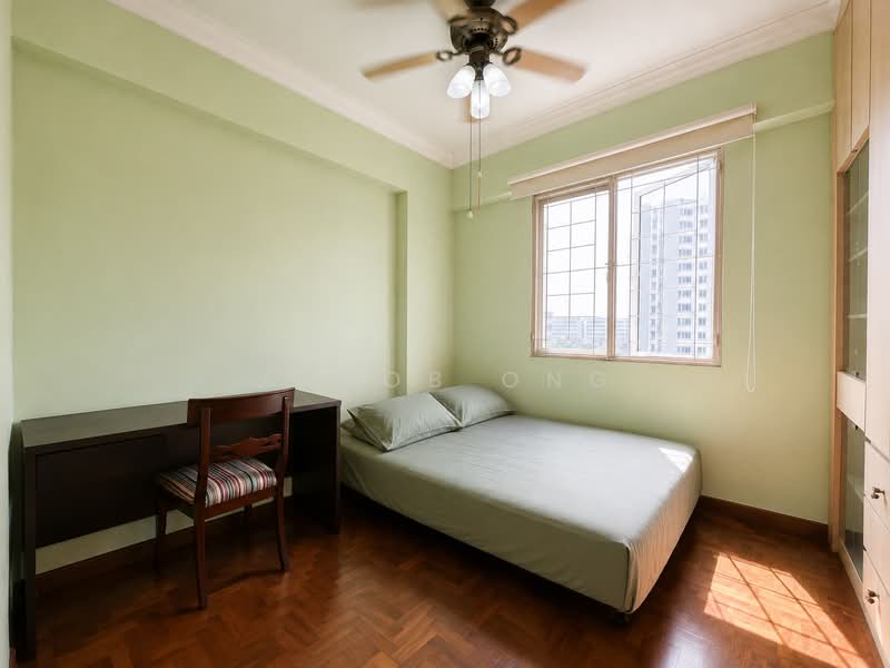 Castle Green, 485 Yio Chu Kang Road, 4 Bedrooms, 1,410 sqft, Condominium For Sale, by Jacob Ong, 500236079 - Junior Master Bedroom - PropertyGuru.com.sg