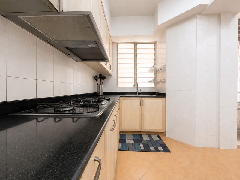 Castle Green, 485 Yio Chu Kang Road, 4 Bedrooms, 1,410 sqft, Condominium For Sale, by Jacob Ong, 500236079 - Kitchen - PropertyGuru.com.sg