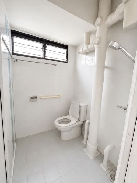 202 Ang Mo Kio Avenue 3, 202 Ang Mo Kio Avenue 3, Ang Mo Kio / Bishan / Thomson, 2 Bedrooms, 720 sqft, HDB Flat For Sale, by Eugene Tay, 500236084 - Bathroom - PropertyGuru.com.sg