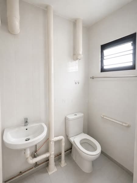 202 Ang Mo Kio Avenue 3, 202 Ang Mo Kio Avenue 3, Ang Mo Kio / Bishan / Thomson, 2 Bedrooms, 720 sqft, HDB Flat For Sale, by Eugene Tay, 500236084 - Bathroom - PropertyGuru.com.sg