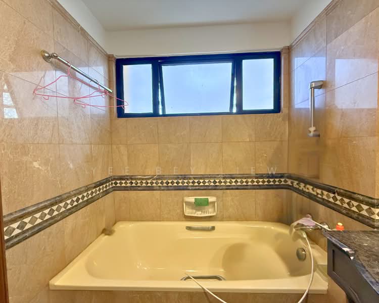 Dover Parkview, 36 Dover Rise, 3 Bedrooms, 1,249 sqft, Condominium For Sale, by Yee Bey Liew, 500236087 - Bathroom - PropertyGuru.com.sg